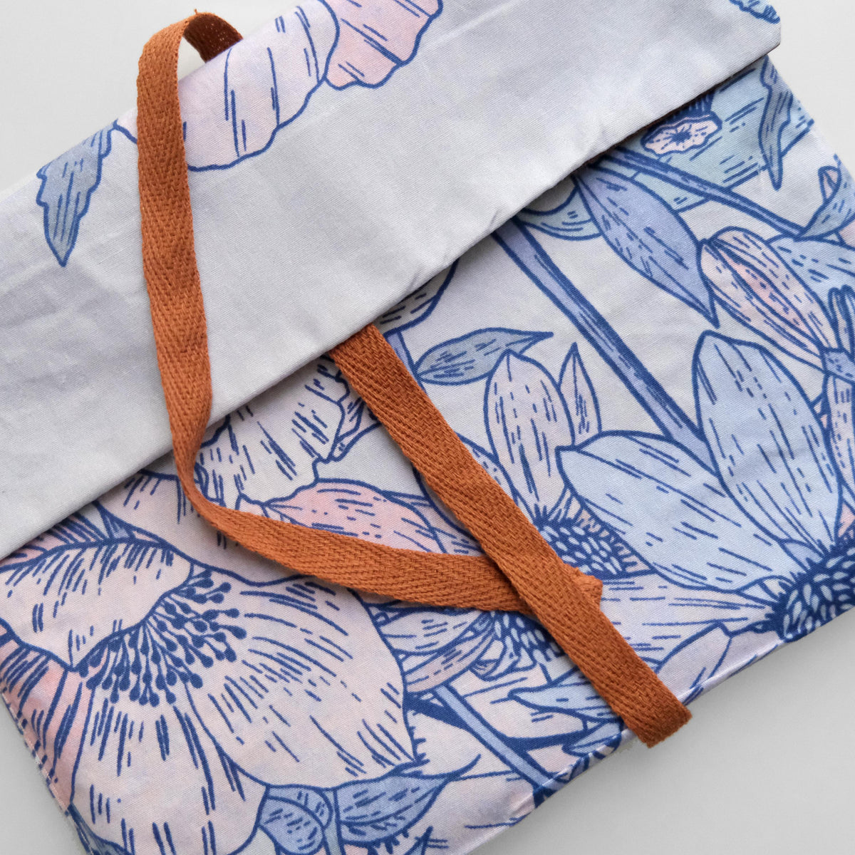 REVERSABLE ENVELOPE POUCH | Blue Bramble Cotton Canvas Everyday Pouch Accessory